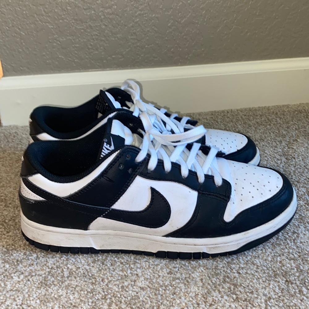 Nike Black and White Women's Sneakers